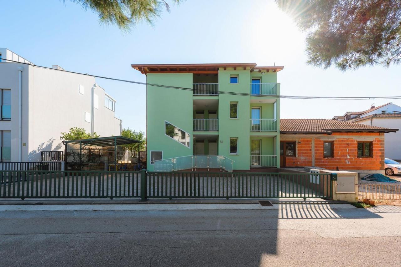 Andrea House With Apartments Umag Exterior photo