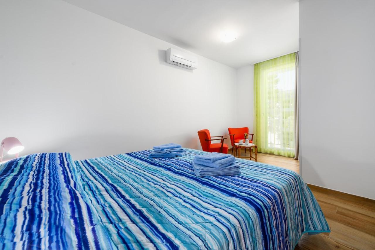 Andrea House With Apartments Umag Exterior photo