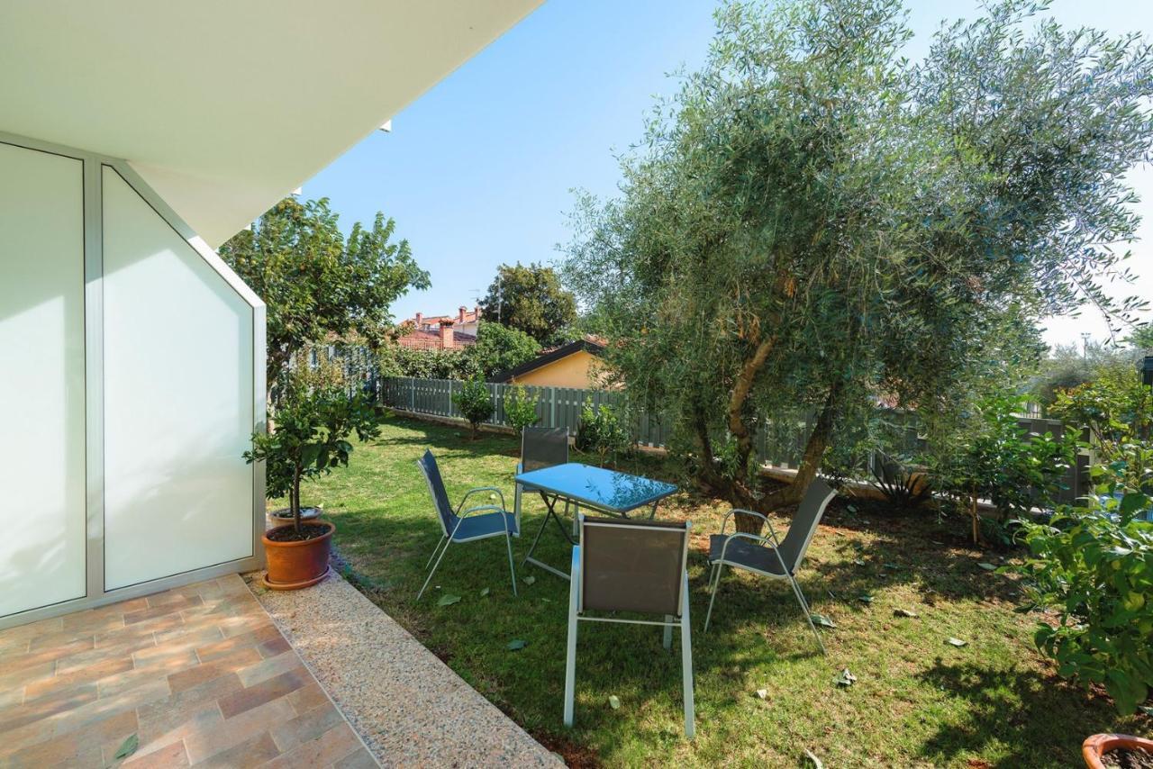 Andrea House With Apartments Umag Exterior photo