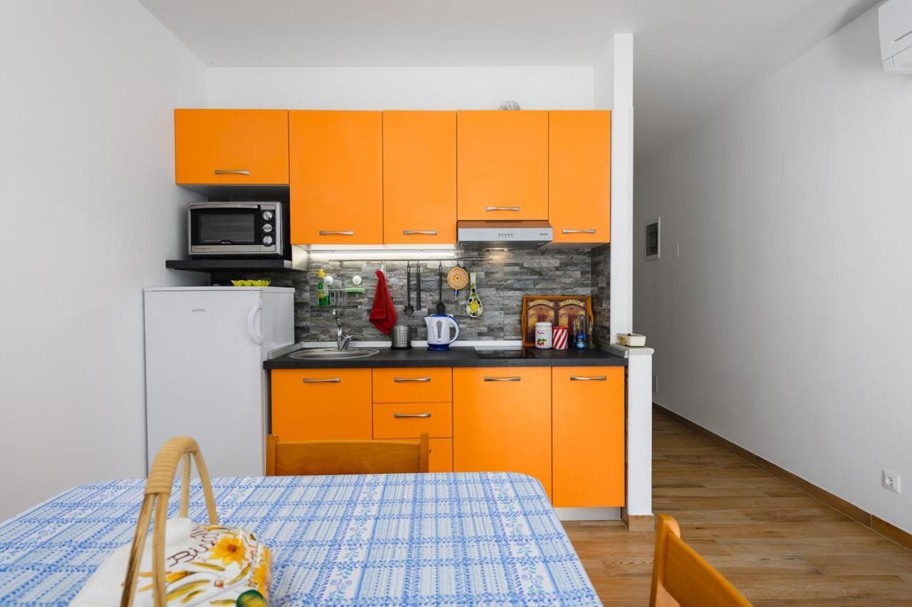 Andrea House With Apartments Umag Exterior photo