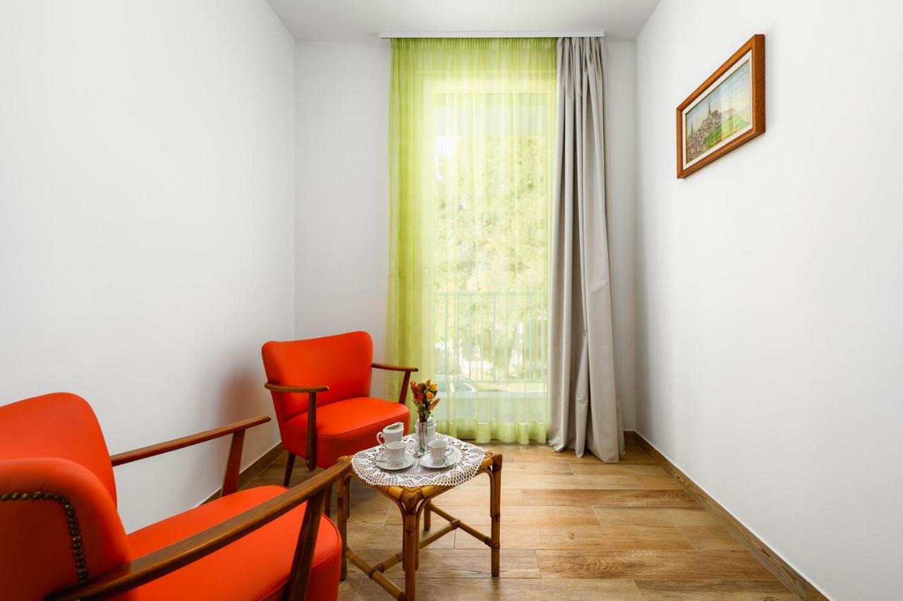 Andrea House With Apartments Umag Exterior photo