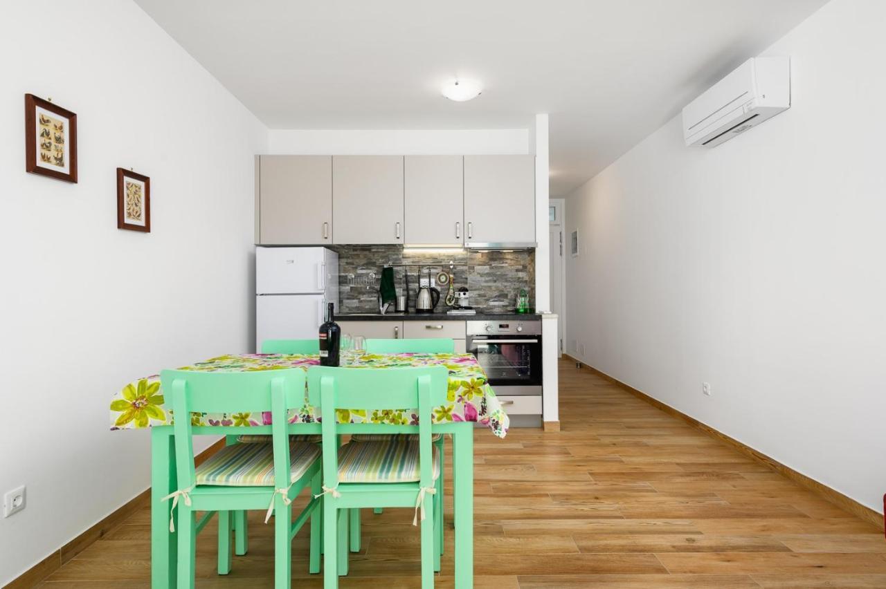 Andrea House With Apartments Umag Exterior photo