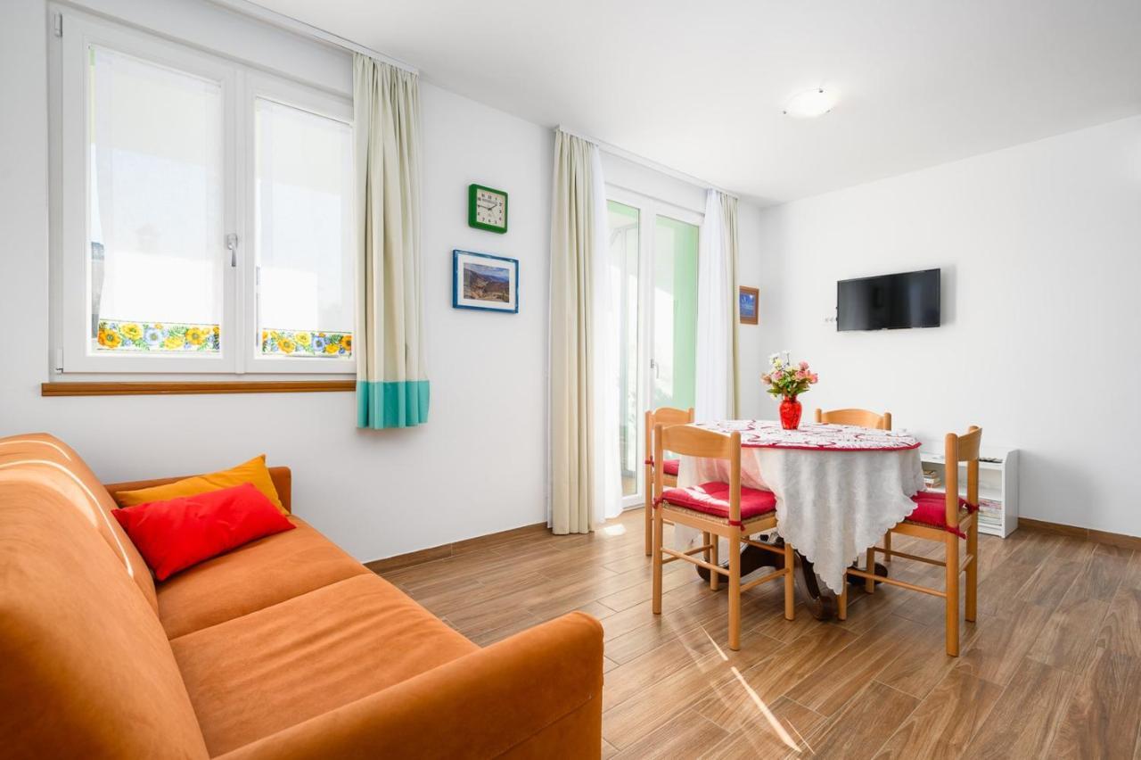 Andrea House With Apartments Umag Exterior photo