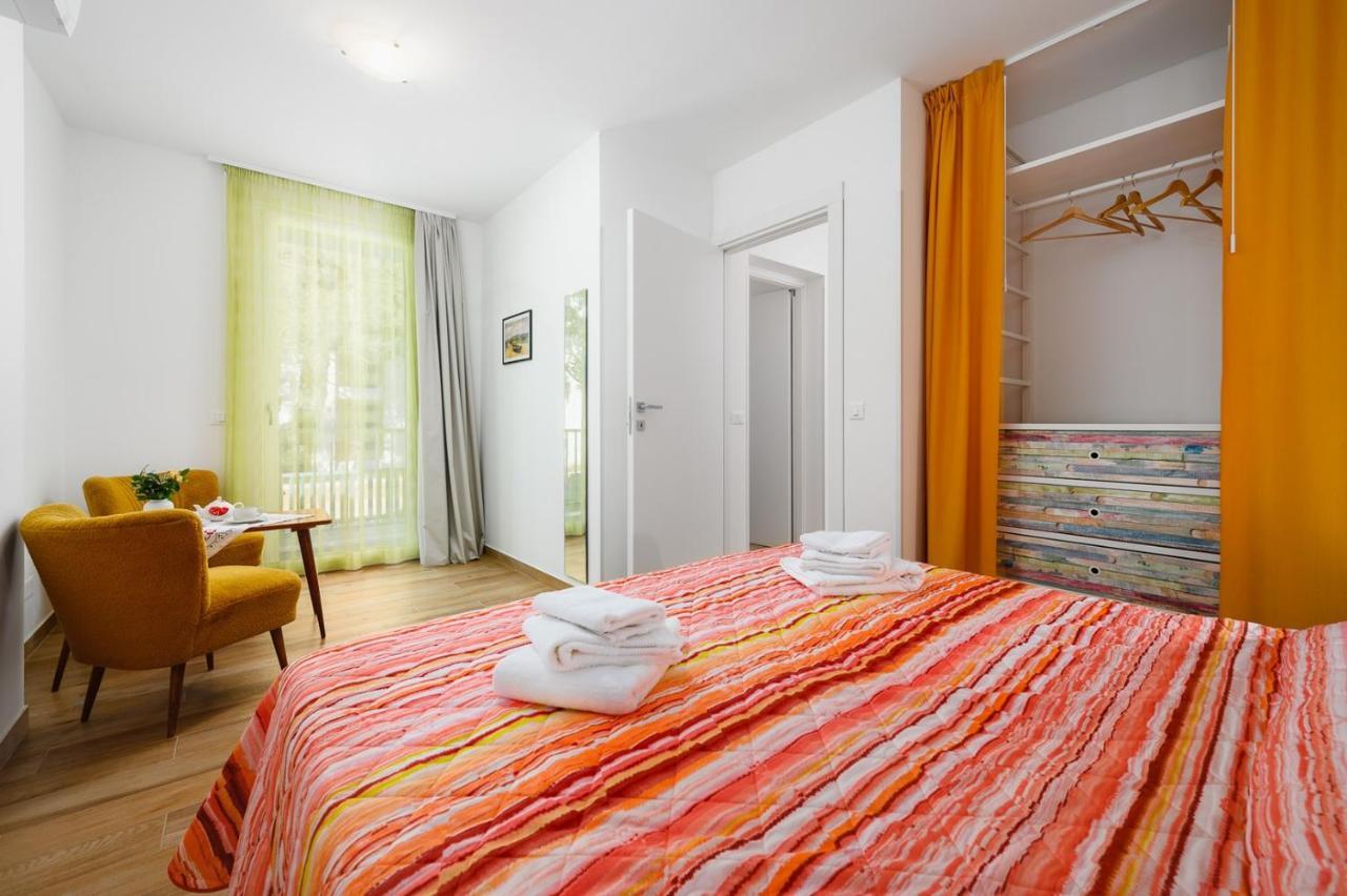 Andrea House With Apartments Umag Exterior photo