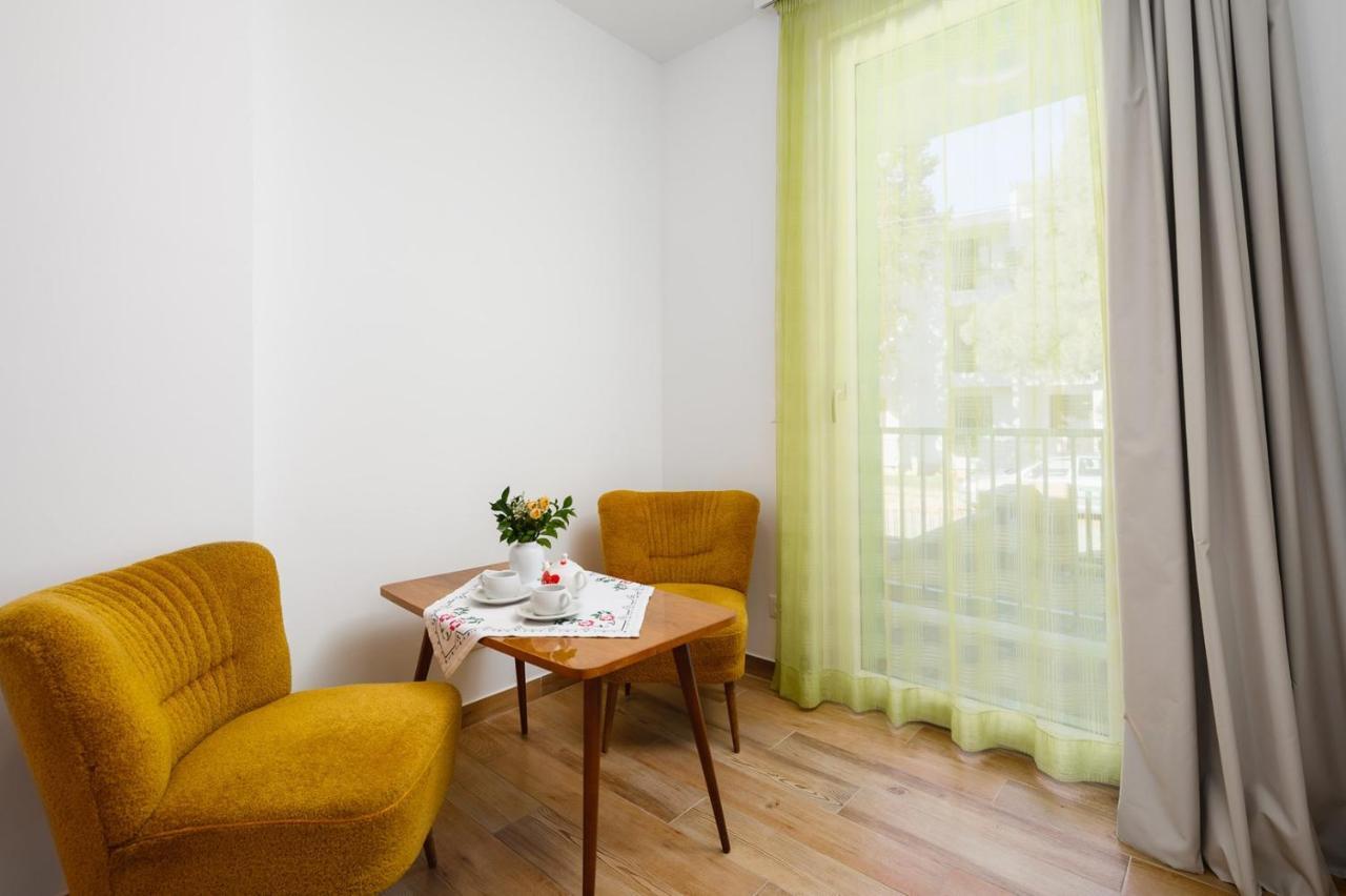 Andrea House With Apartments Umag Exterior photo