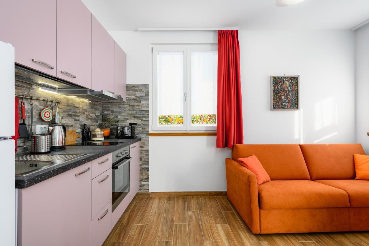 Andrea House With Apartments Umag Exterior photo