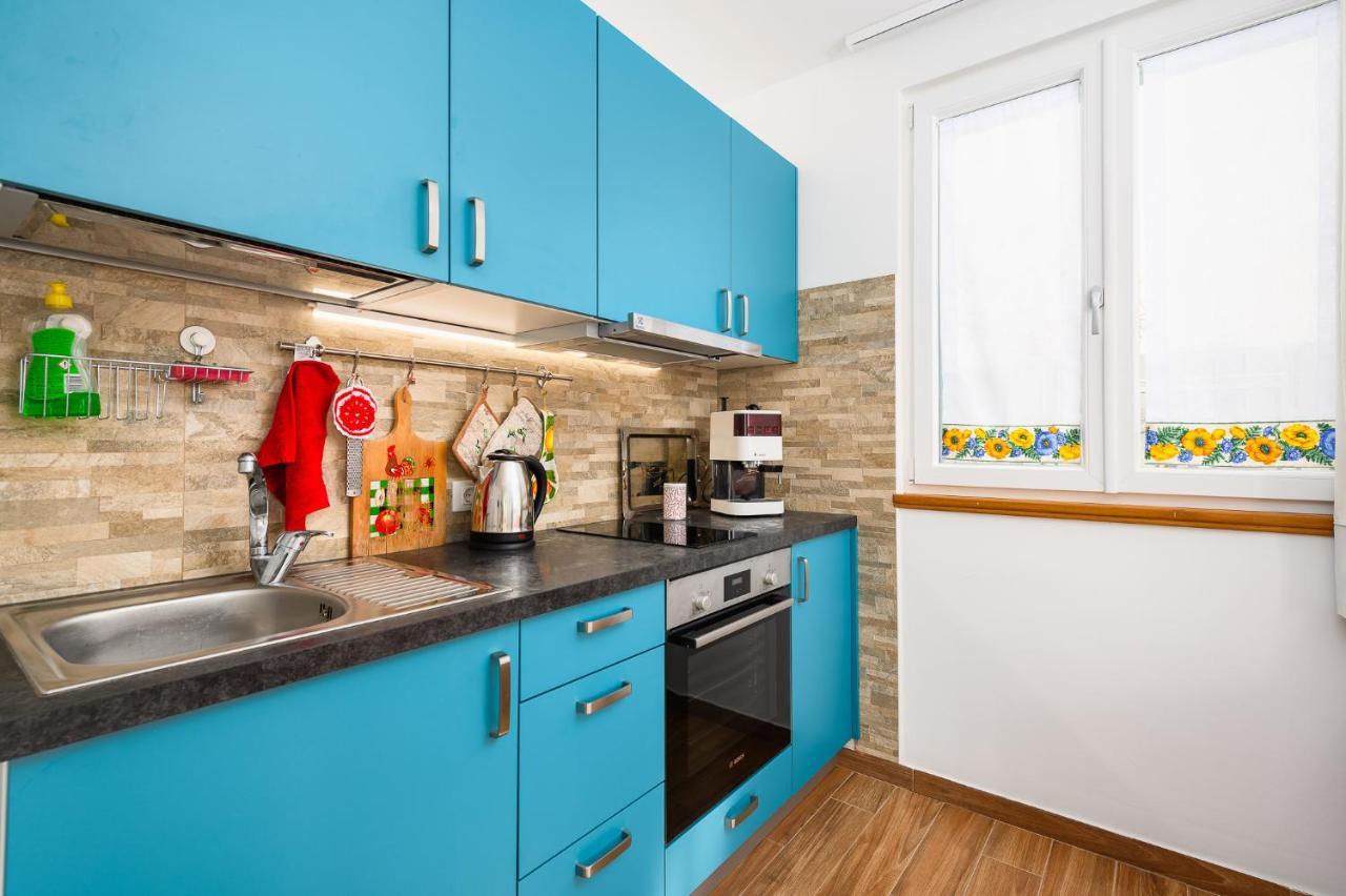 Andrea House With Apartments Umag Exterior photo